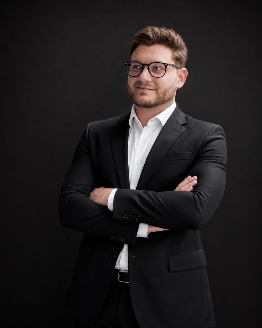 Dr. Mikhael Bueno, advogado criminalista